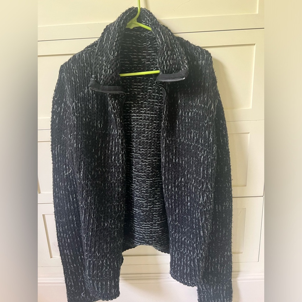 Italian knit men’s cardigan wool blend.